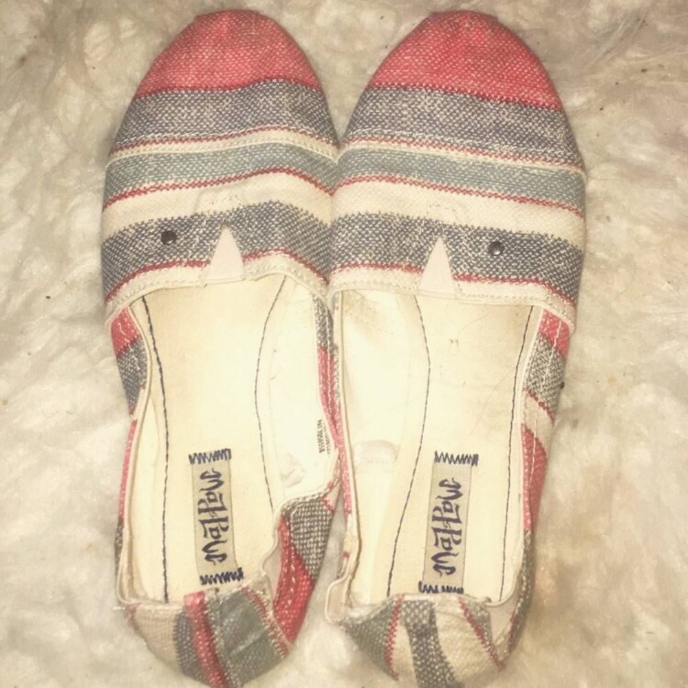 casual slip on spring/summer shoes!